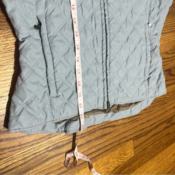 Ariat Light Gray Quilted Women's Puffer Jacket - Picture 10 of 10